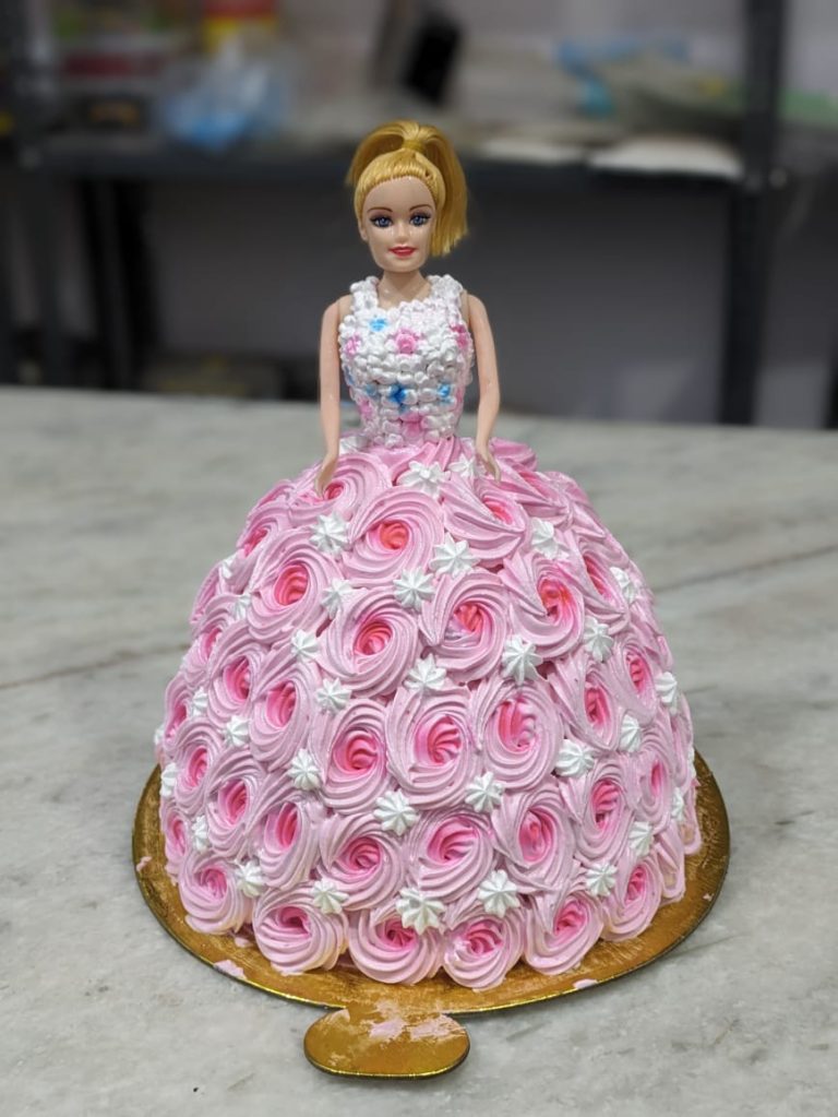 Doll CAke